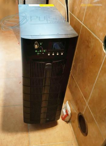 Он-лайн ДБЖ Friend 31 20KL встановлено в приватному будинку. До нього підключено 16 акумуляторів EverExceed AinoMicro 12-26. За такої комплектації безперебійник працюватиме 4 години за навантаження 840 Вт. Наразі випущено оновлену версію цього ДБЖ.