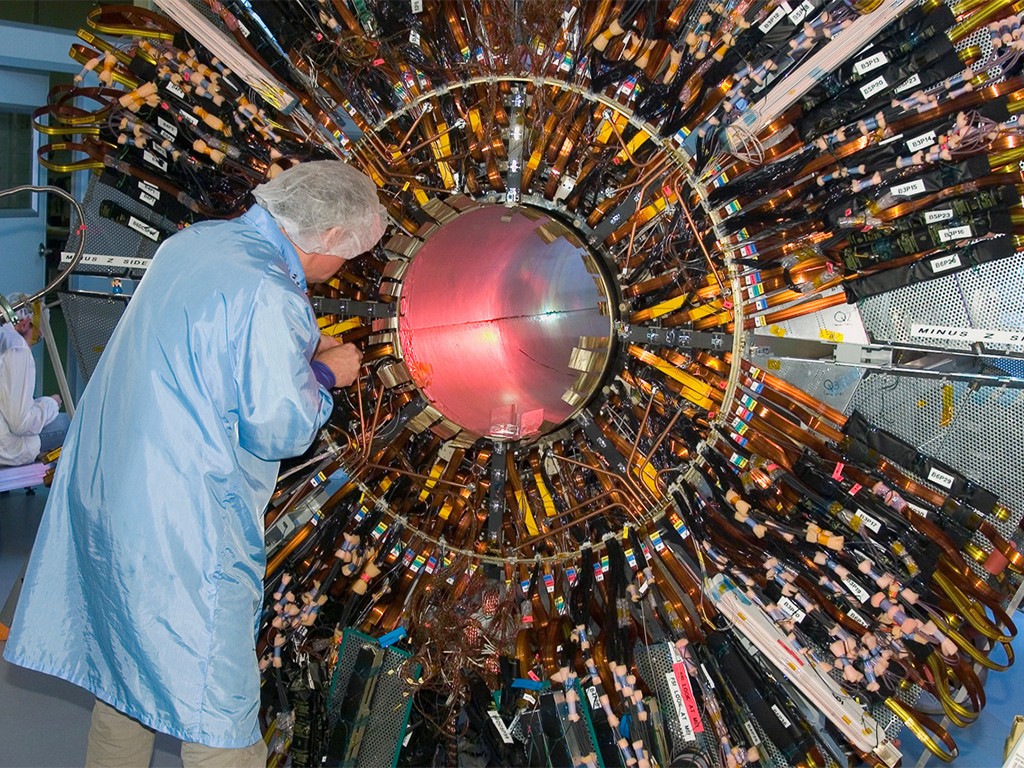 Существует ли бозон Хиггса? На что учёные тратят свою жизнь?