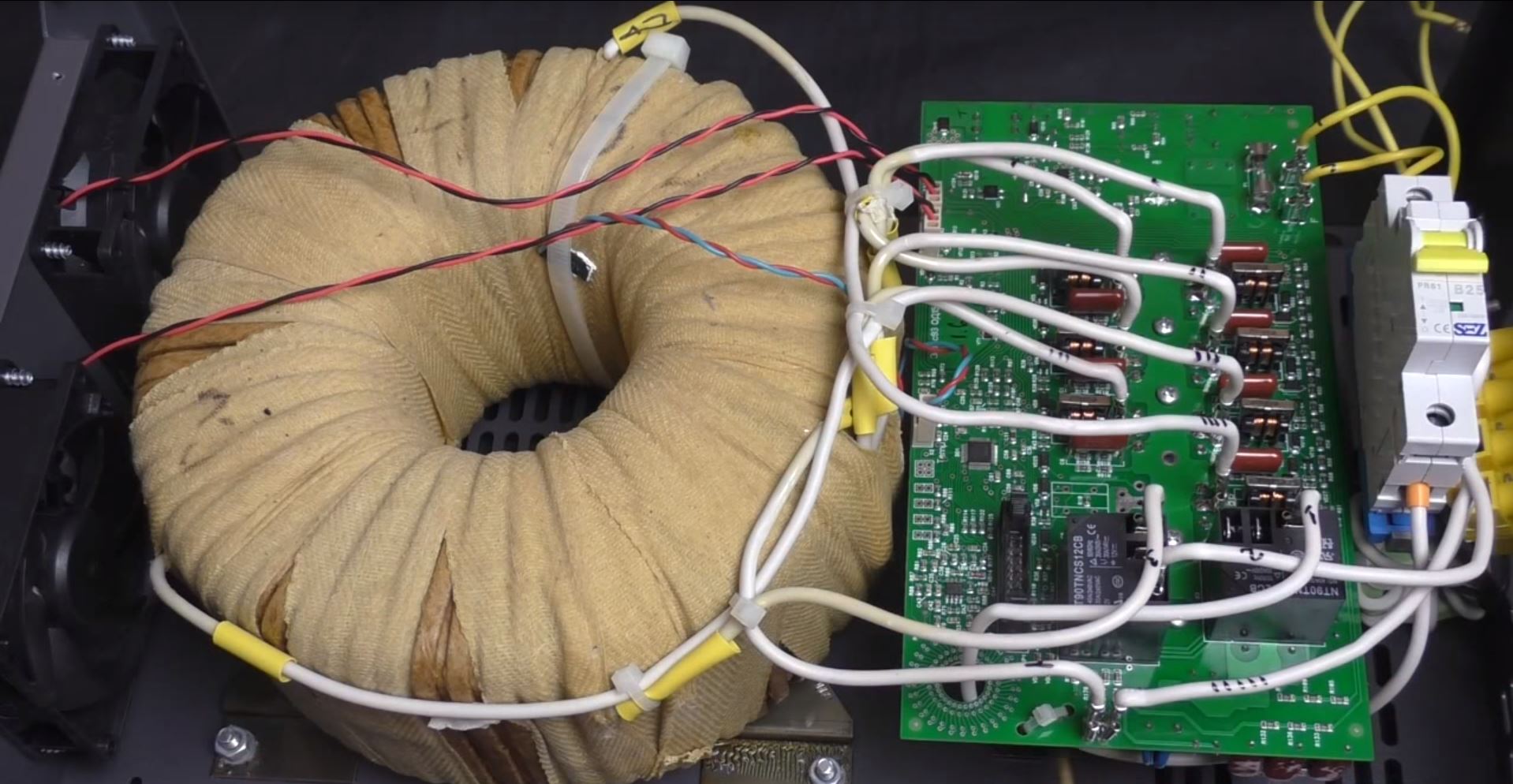 Елекс АМПЕР 12 1 25A в розібраному вигляді